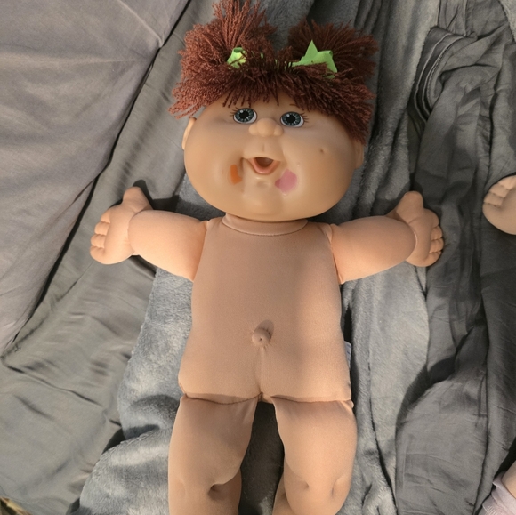 Cabbage patch doll - Picture 2 of 3